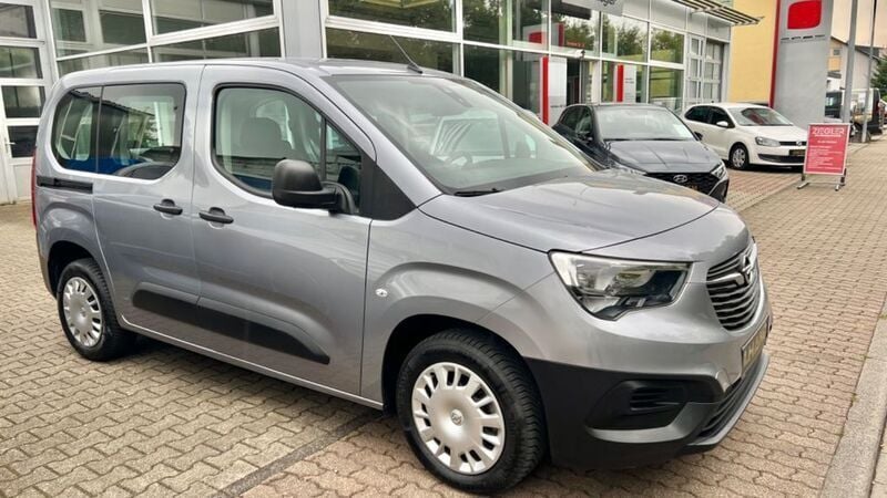 Kontrast grau/quarz silber Gebraucht 2022 Opel Combo Life Basis Van / Kleinbus | 17.950 € (Superpreis) - Bild 1/4