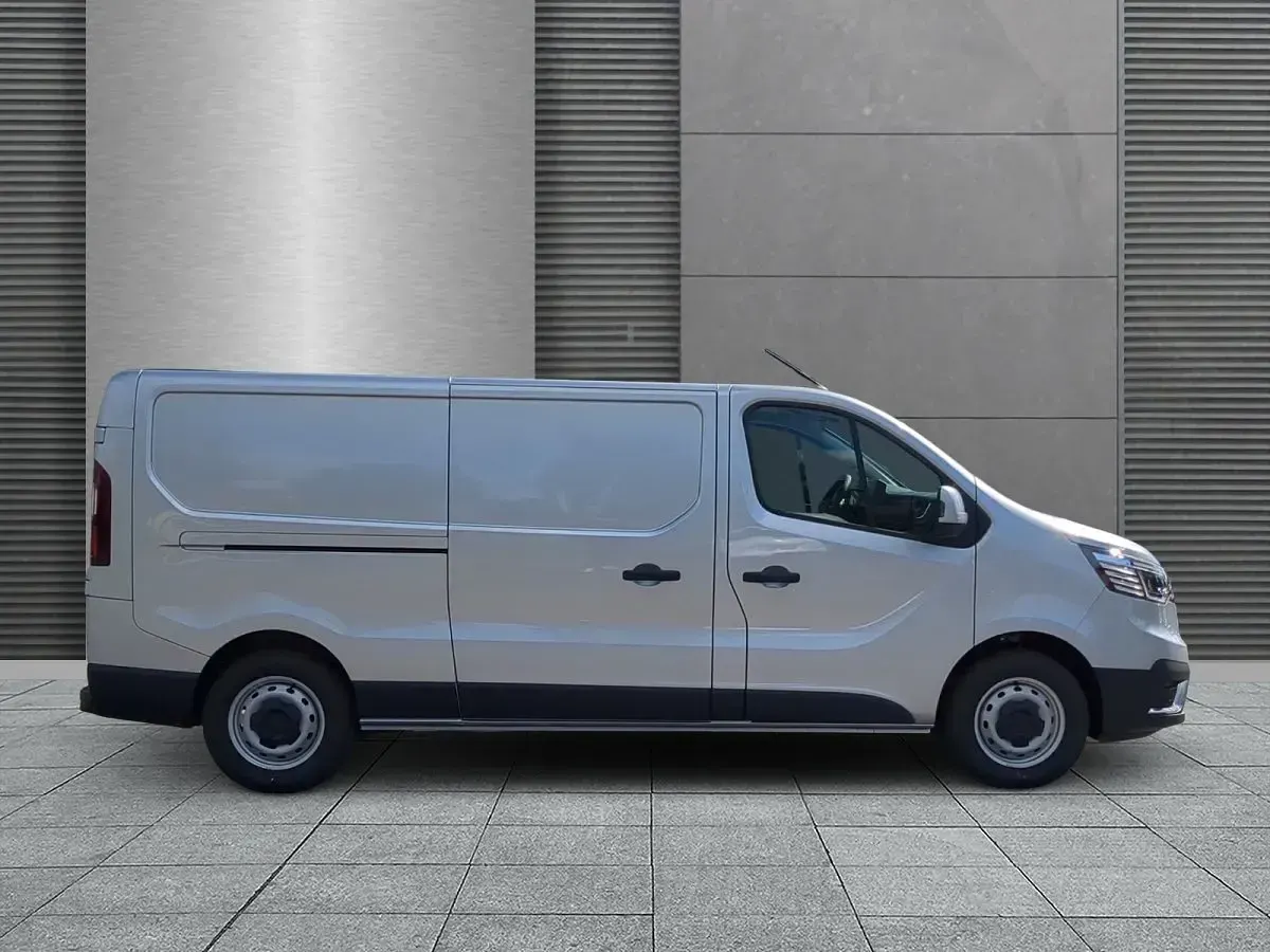 Neu Renault Trafic 170 PS (125 kW) 2025 Grau (highlandgrau) Van / Kleinbus
