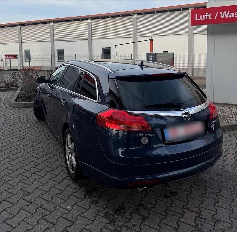 Gebraucht Opel Insignia 170 PS (125 kW) 2013 Blau Kombi
