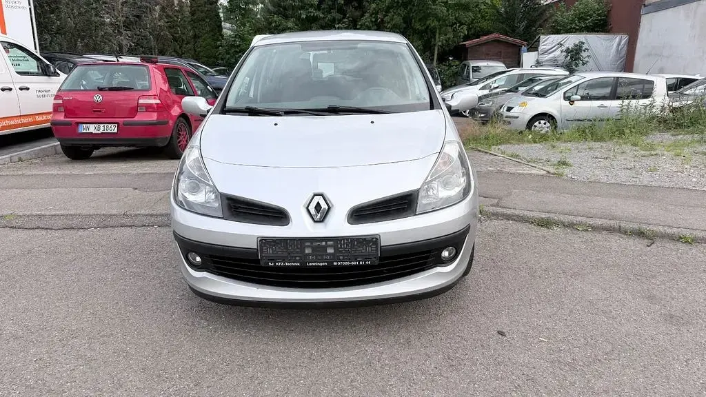 Gebraucht Renault Clio Dynamique 75 PS (55 kW) 2005 Platingrau Kleinwagen