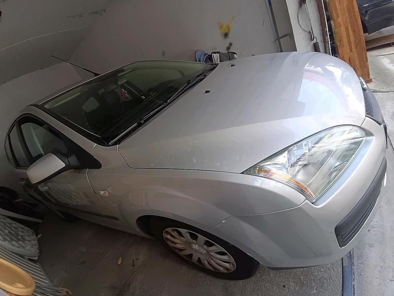 Usata Ford Focus 100 CV (73 kW) 2007 Argento Station wagon