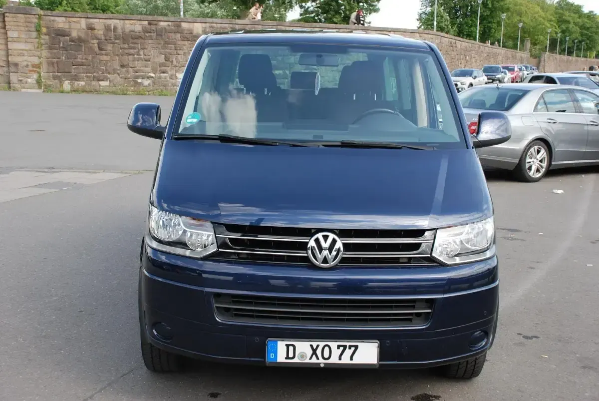 Gebraucht VW Multivan Comfortline 140 PS (102 kW) 2014 Blau Van / Kleinbus