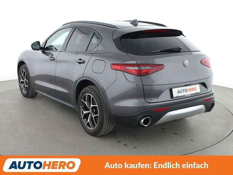 Gebraucht Alfa Romeo Stelvio Super 200 PS (147 kW) 2018 Silber SUV