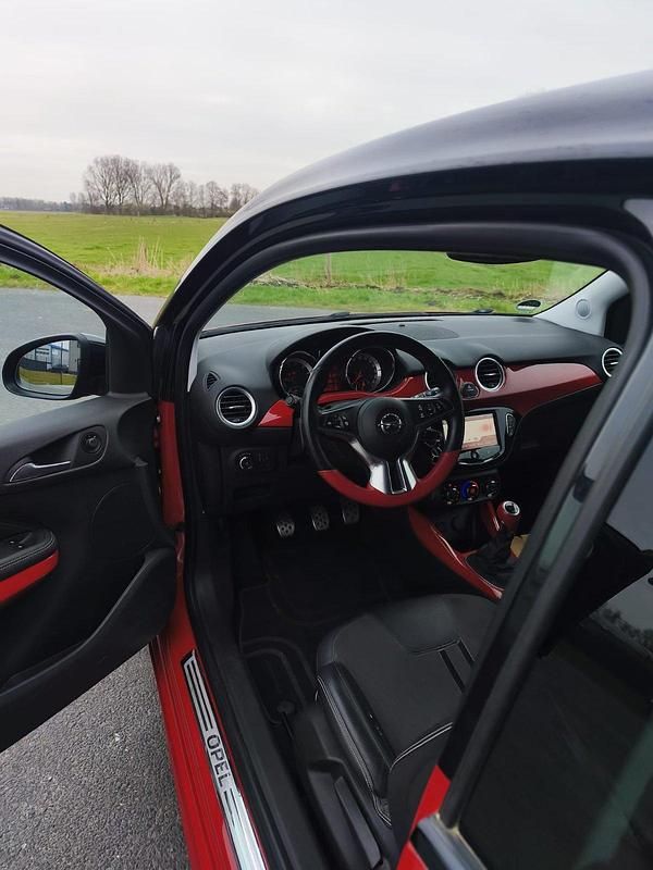 Gebraucht Opel Adam 90 PS (66 kW) 2015 Rot Kleinwagen