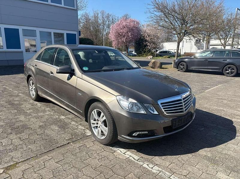 Gebraucht Mercedes E350 292 PS (214 kW) 2009 Indiumgrau  metalliclack Limousine