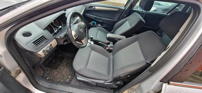 Gebraucht Opel Astra 120 PS (88 kW) 2007 Grau Kombi