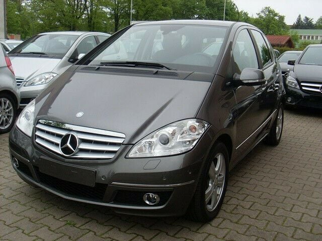 Gebraucht Mercedes A160 Avantgarde 95 PS (69 kW) 2010 Grau metallic Van / Kleinbus