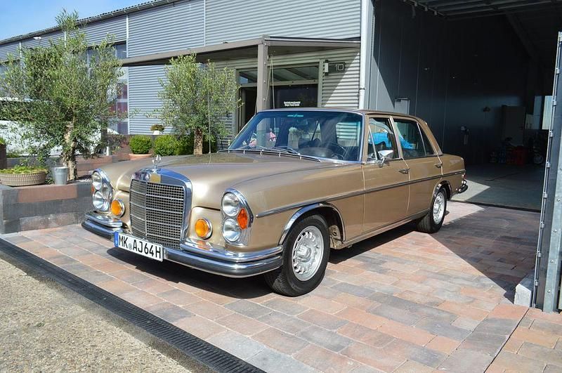 Gebraucht Mercedes 280 209 PS (153 kW) 1973 Gold Limousine