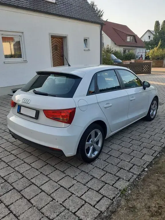 Gebraucht Audi A1 Sportback Sport 125 PS (91 kW) 2015 Weiß Kleinwagen