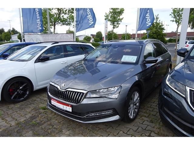 Grau Gebraucht 2022 Skoda Superb Style Kombi | 34.790 € (Teuer) - Bild 1/4