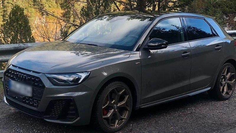 Grau Gebraucht 2019 Audi A1 Edition .1 Kleinwagen | 20.999 € (Guter Preis) - Bild 1/4