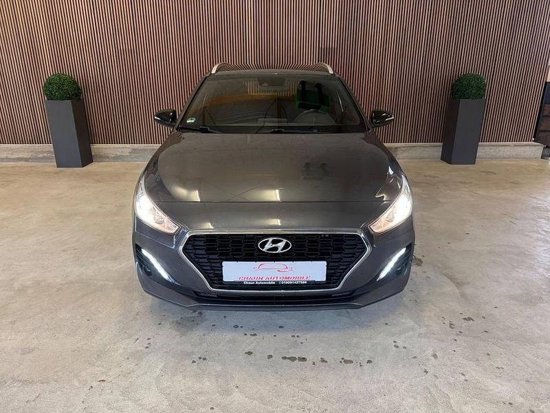 Gebraucht Hyundai i30 120 PS (88 kW) 2018 Grau Limousine