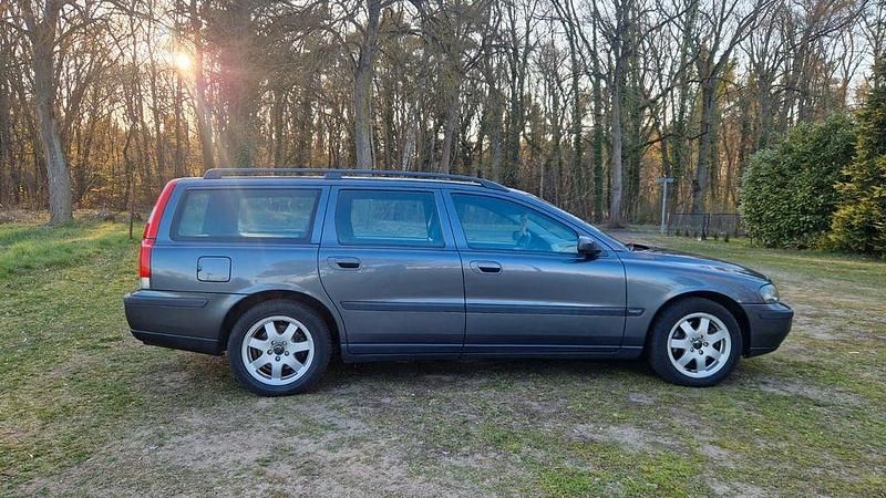 Używany Volvo V70 140 KM (102 kW) 2004 Czarny Kombi