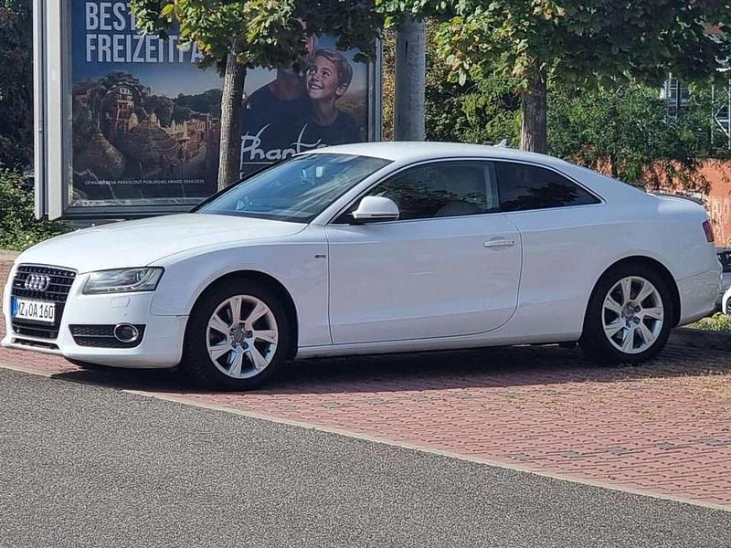 Weiß Gebraucht 2009 Audi A5 S-Line Coupé | 8.200 € (Guter Preis) - Bild 1/4
