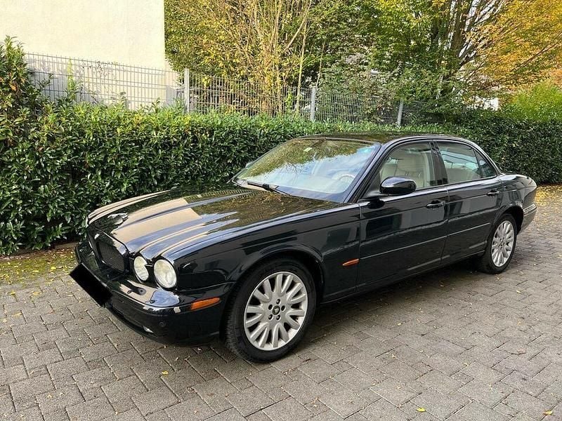 Schwarz Gebraucht 2003 Jaguar XJ8 Limousine | 8.800 € (Teuer) - Bild 1/4