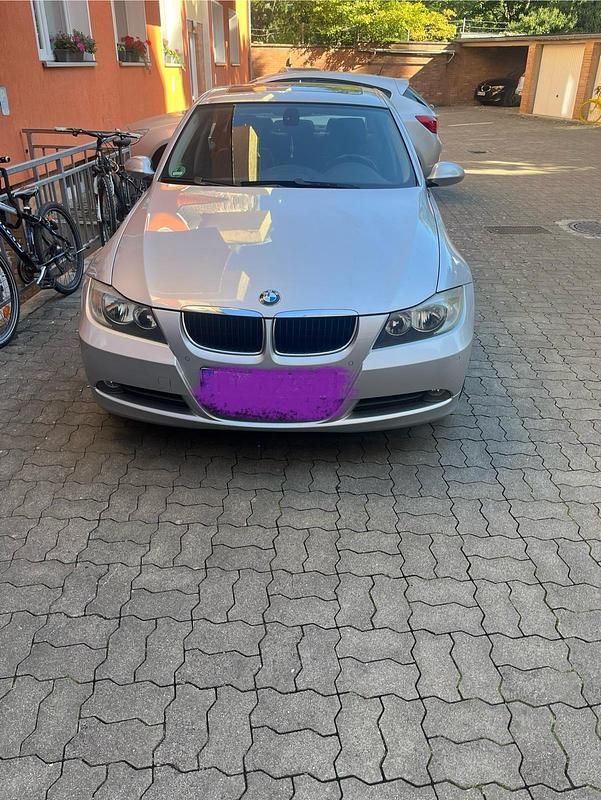 Silber Gebraucht 2007 BMW 320 Limousine | 4.100 € (Superpreis) - Bild 1/4