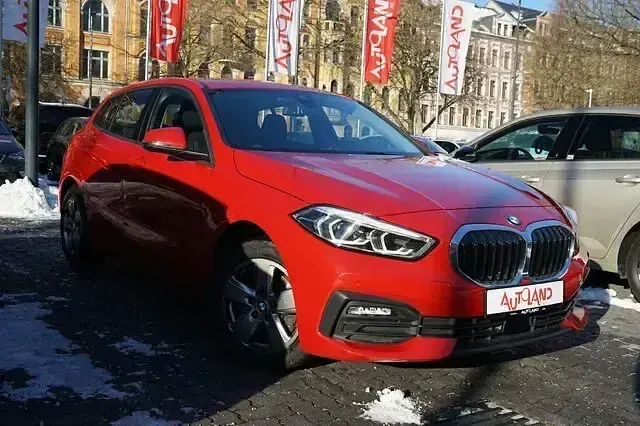 Używany BMW 116 Advantage 116 KM (85 kW) 2020 Czerwony Hatchback