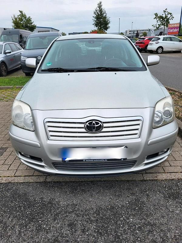 Grau Gebraucht 2005 Toyota Avensis Limousine | 3.500 € - Bild 1/4