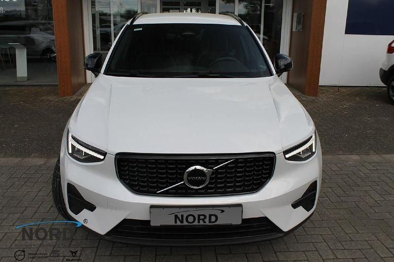 Gebraucht Volvo XC40 Plus 163 PS (119 kW) 2023 Weiß SUV