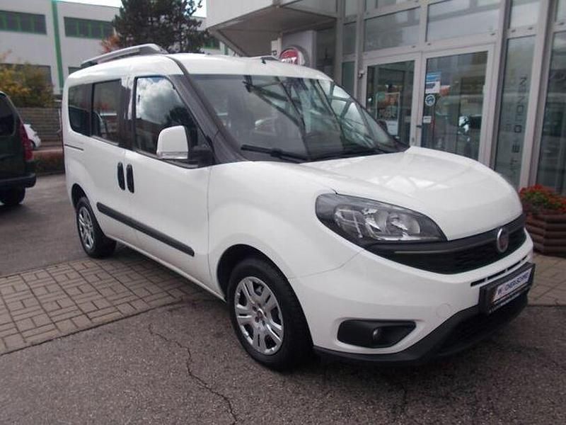 Gebraucht Fiat Doblò 101 PS (74 kW) 2022 Weiß Van / Kleinbus