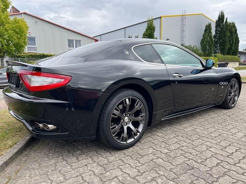 Gebraucht Maserati Granturismo 441 PS (324 kW) 2011 Schwarz Coupé