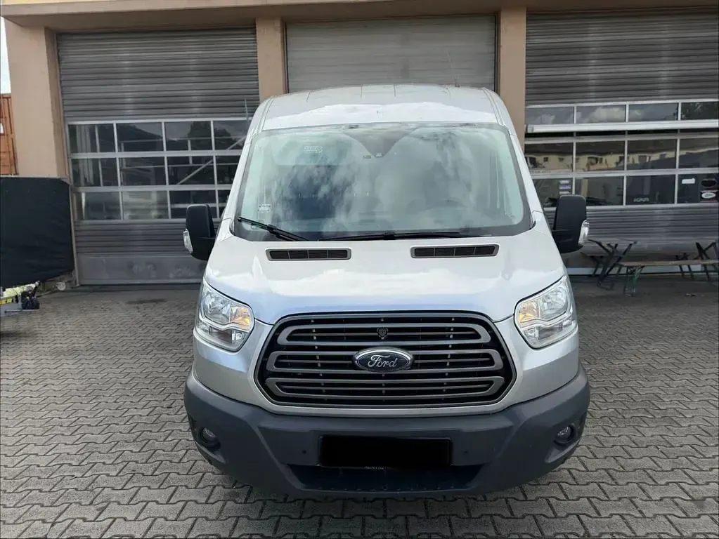 Gebraucht Ford Transit 170 PS (125 kW) 2018 Silber Van / Kleinbus
