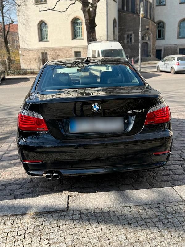 Gebraucht BMW 530 272 PS (200 kW) 2008 Schwarz Limousine