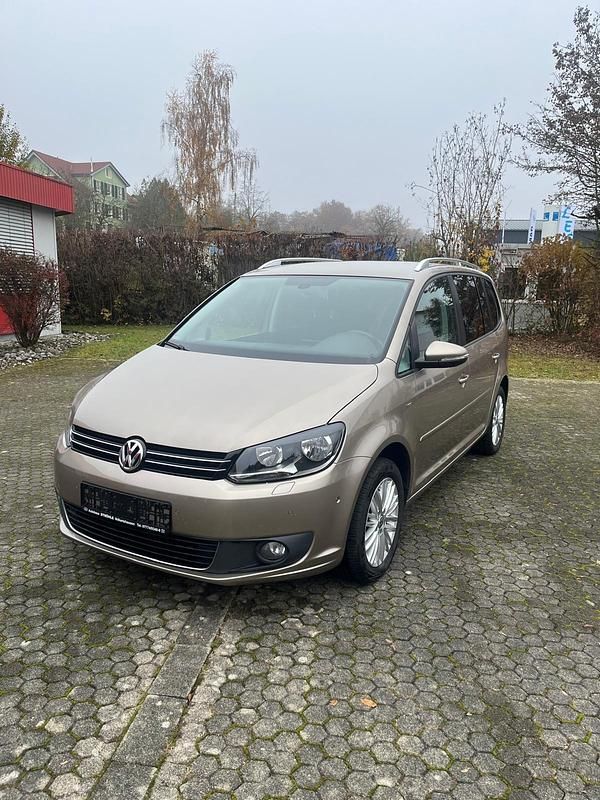 Gebraucht VW Touran 140 PS (102 kW) 2014 Braun Van / Kleinbus