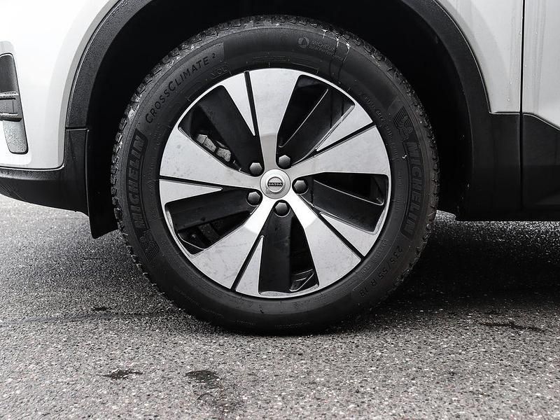 Gebraucht Volvo XC40 Core 211 PS (155 kW) 2023 Silber SUV