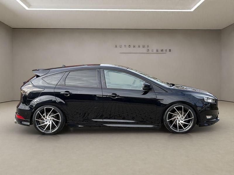 Gebraucht Ford Focus ST-Line 150 PS (110 kW) 2018 Schwarz Limousine