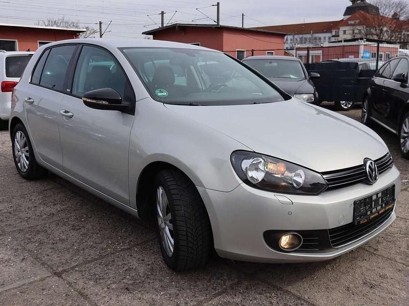 Gebraucht VW Golf VI Style 122 PS (89 kW) 2011 Silver leaf metallic Kleinwagen