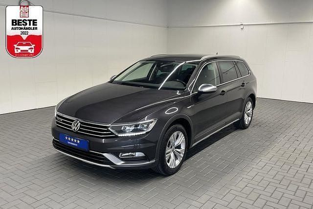 Grau (mangangraumet.) Gebraucht 2019 VW Passat Alltrack Kombi | 22.980 € (Superpreis) - Bild 1/4