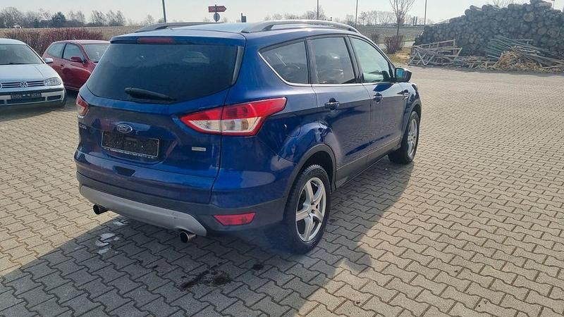 Gebraucht Ford Kuga Trend 150 PS (110 kW) 2016 Blau SUV