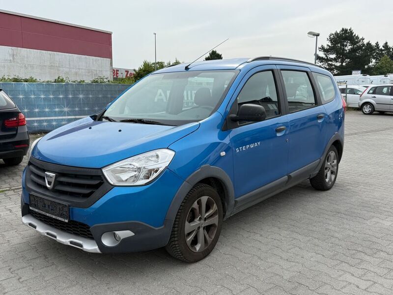 Blau Gebraucht 2015 Dacia Lodgy Stepway Van / Kleinbus | 5.300 € (Fairer Preis) - Bild 1/4