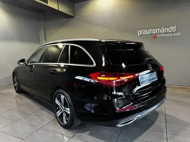 Gebraucht Mercedes C220 Avantgarde 197 PS (144 kW) 2024 Schwarz Limousine