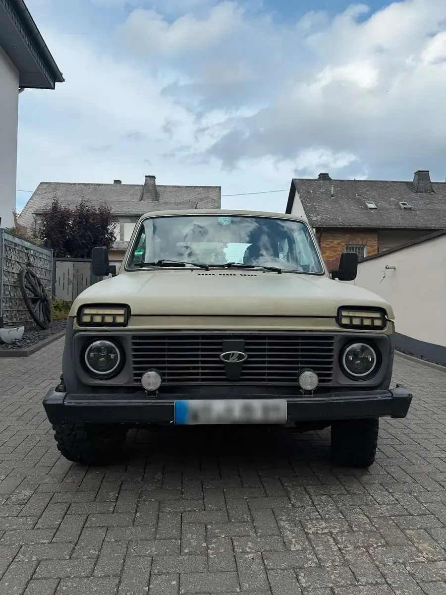 Gebraucht Lada niva 81 PS (59 kW) 2009 SUV