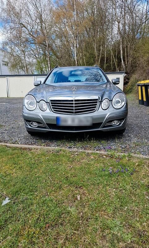 Gebraucht Mercedes E320 Avantgarde 224 PS (164 kW) 2007 Grau Kombi