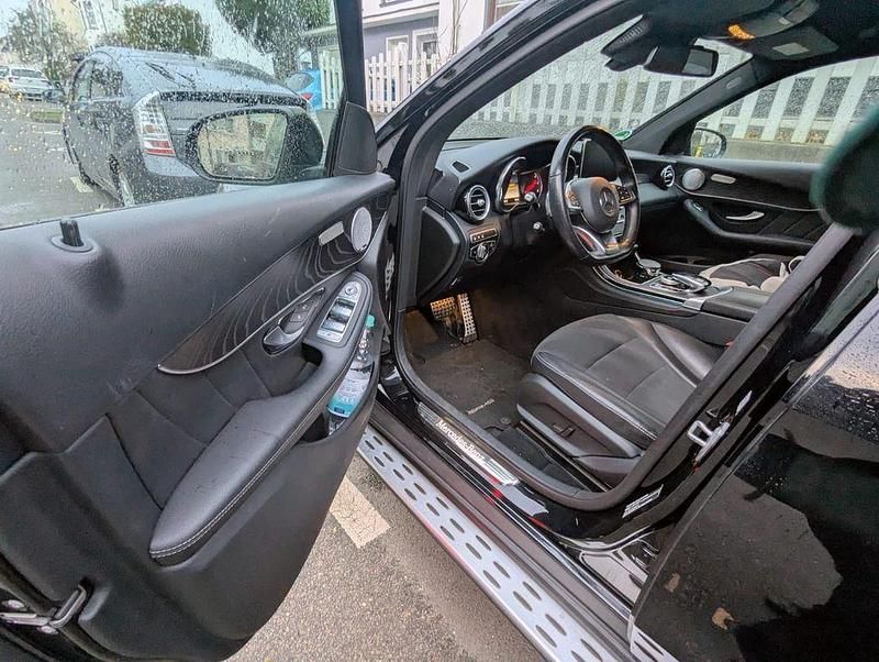 Gebraucht Mercedes GLC250 204 PS (150 kW) 2018 Schwarz SUV