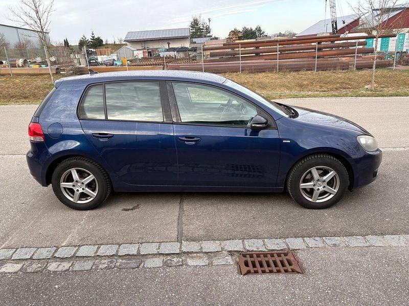 Gebraucht VW Golf VI Match 86 PS (63 kW) 2012 Blau Kleinwagen