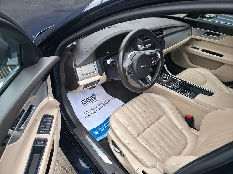 Gebraucht Jaguar XF 300 PS (220 kW) 2019 Blau Limousine