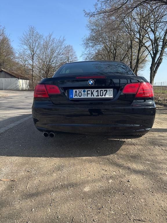 Gebraucht BMW 325 Cabriolet 204 PS (150 kW) 2011 Schwarz Cabrio