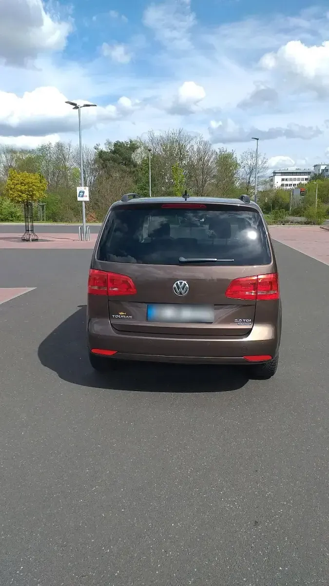 Gebraucht VW Touran 140 PS (102 kW) 2012 Braun Van / Kleinbus