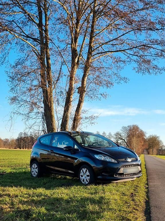 Gebraucht Ford Fiesta Trend 60 PS (44 kW) 2011 Schwarz Kleinwagen