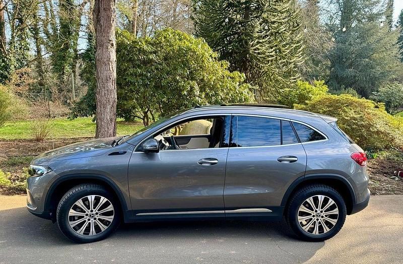 Gebraucht Mercedes EQA250 Progressive 139 kW (190 PS) 2021 Grau SUV
