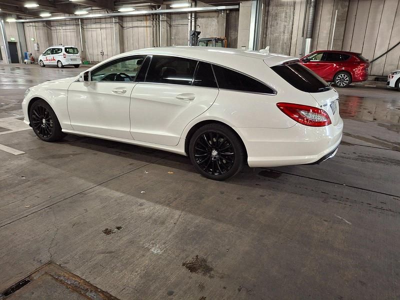 Gebraucht Mercedes CLS500 Shooting Brake 511 PS (375 kW) 2014 Weiß Kombi