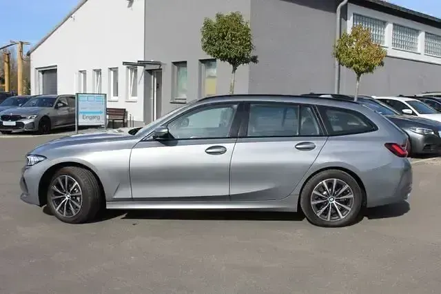 Gebraucht BMW 330 Shadowline 286 PS (210 kW) 2022 Skyscraper grau metallic Kombi