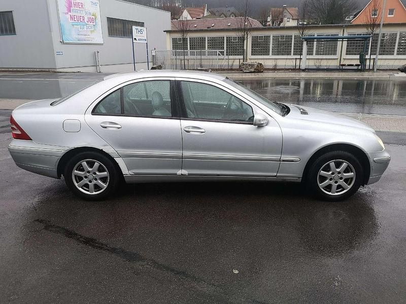 Gebraucht Mercedes C200 Elegance 163 PS (119 kW) 2002 Silber Limousine