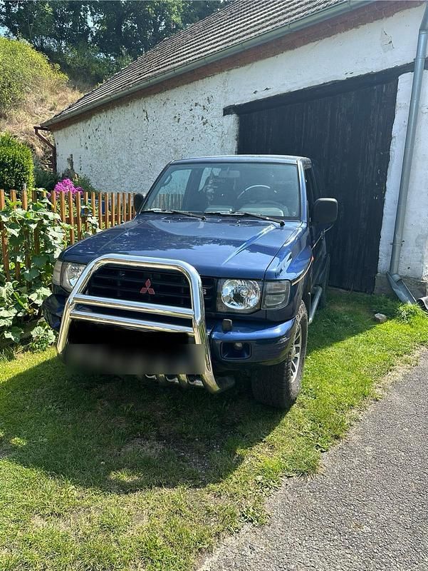 Blau Gebraucht 1999 Mitsubishi Pajero Edition SUV | 16.900 € - Bild 1/4