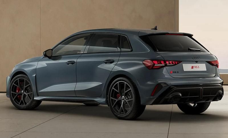 Neu Audi RS3 Advanced 400 PS (294 kW) 2025 Kemoragrau metallic Limousine