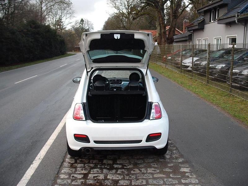 Gebraucht Fiat 500 Lounge 105 PS (77 kW) 2015 Weiß Kleinwagen